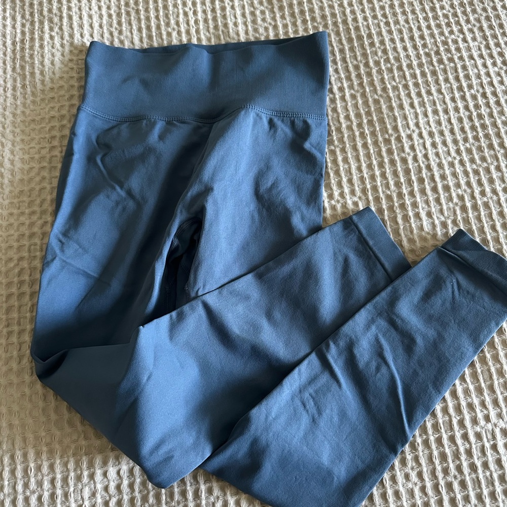 Blue High-Waisted Leggings - NEW